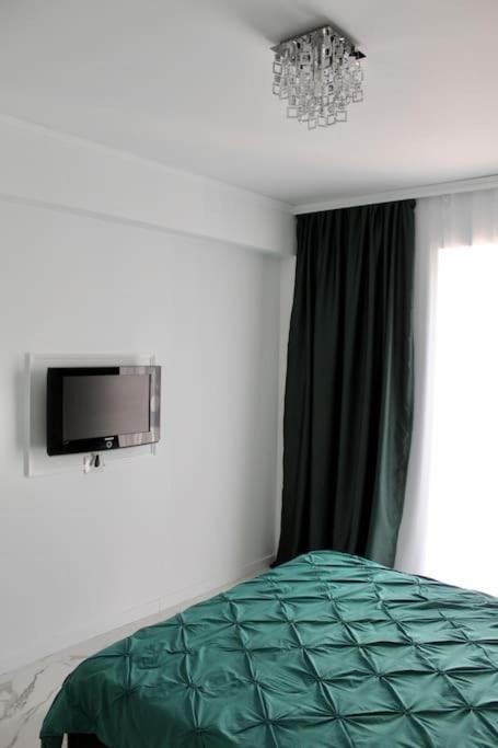 Luxe Apt: Free Parking * Oradea