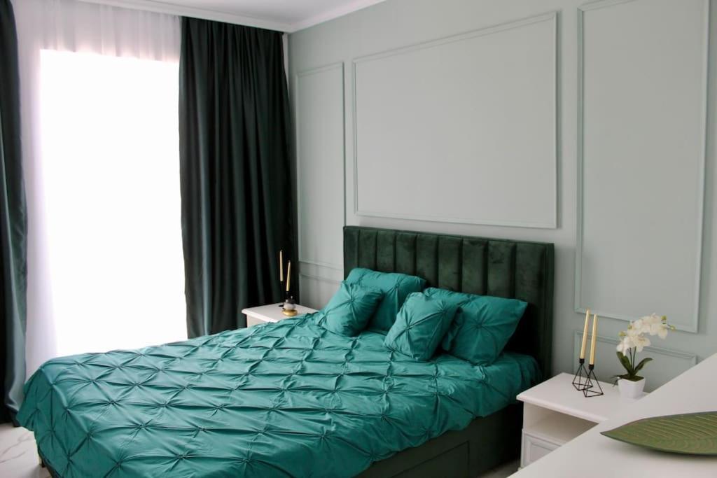 Luxe Apt: Free Parking Apartment