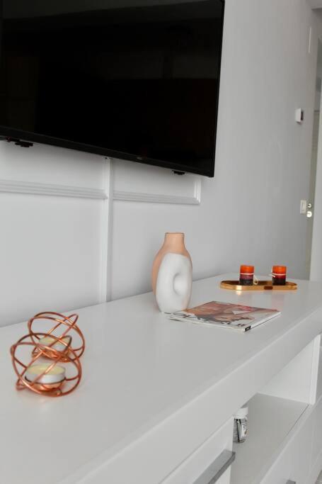 Luxe Apt: Free Parking Apartment