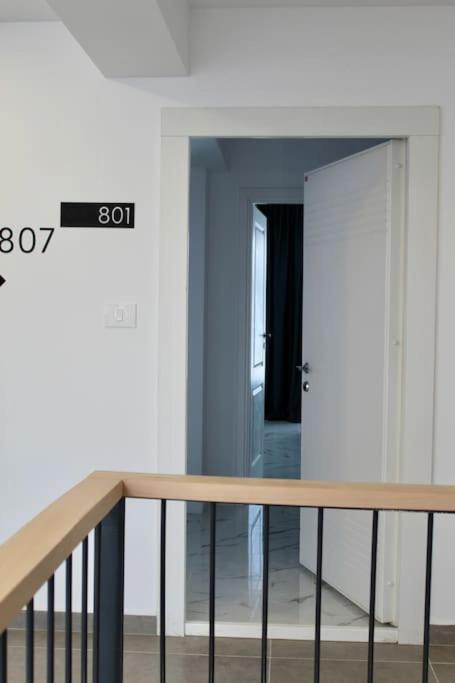 Luxe Apt: Free Parking Apartment