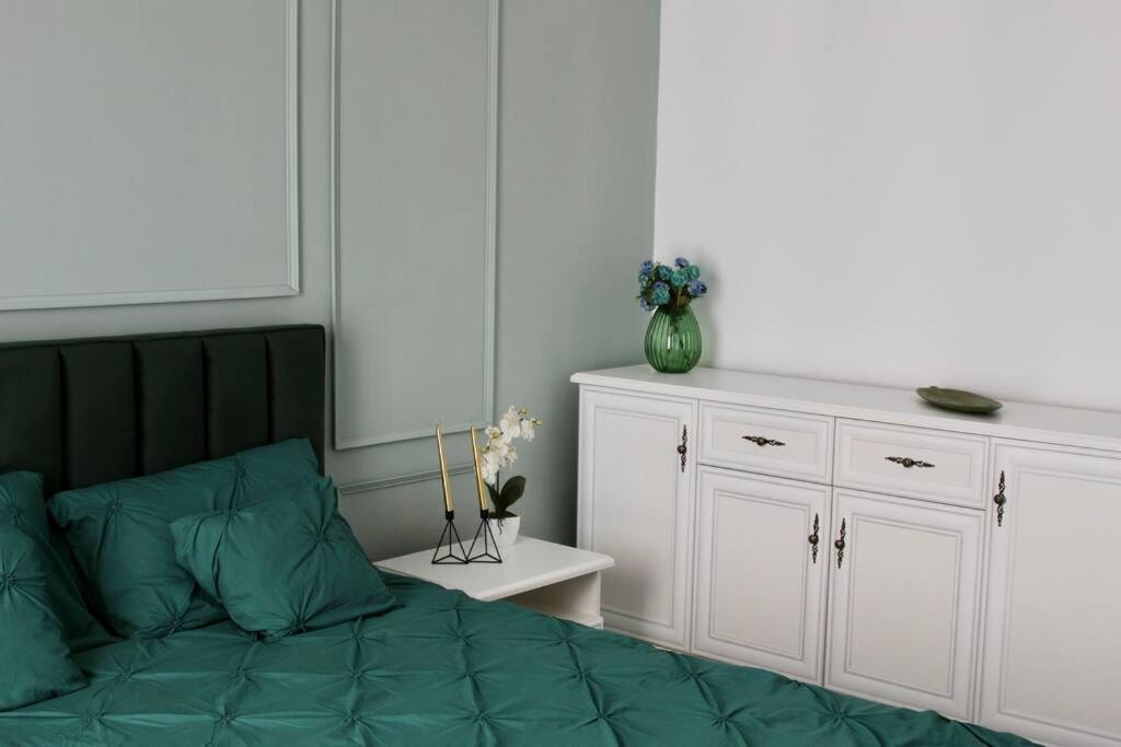 Apartment Luxe Apt: Free Parking Oradea